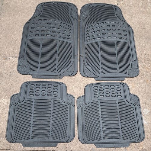 Rubber floor mats 4pcs in - 4pcs.,