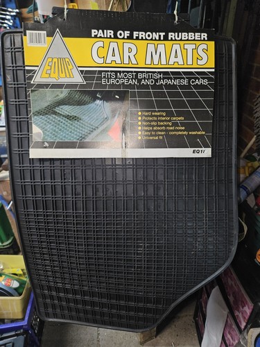 Pair hard wearing car - wearing,